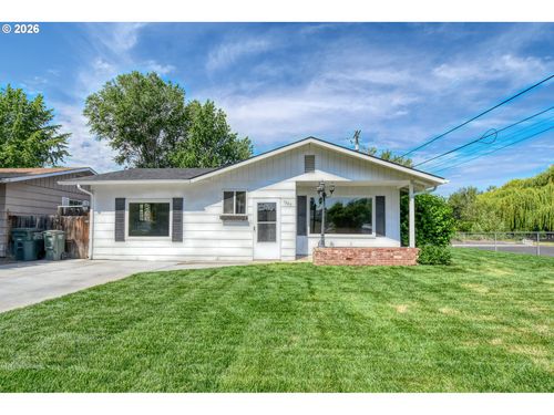 1303 Sw 41st St, Pendleton, OR, 97801-4240 | Card Image