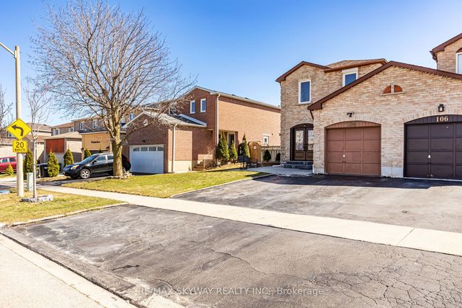 104 Sandmere Ave, House attached with 4 bedrooms, 3 bathrooms and 3 parking in Brampton ON | Image 4