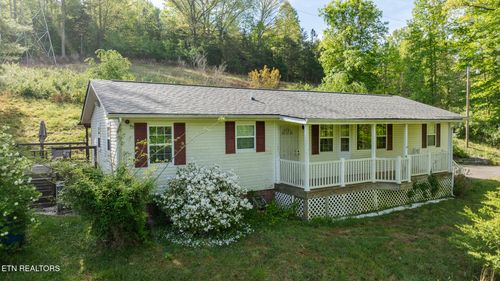 120 Huckleberry Ln, Rocky Top, TN, 37769-5569 | Card Image