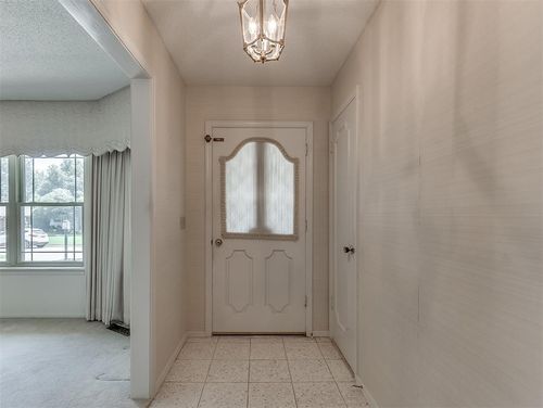3113 Tudor Rd, Oklahoma City, OK, 73122-1343 | Card Image