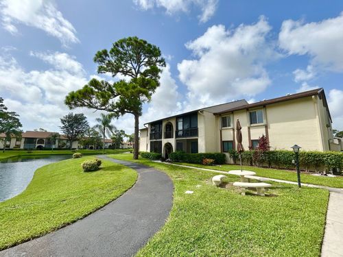 b2-327 Knotty Pine Cir, Greenacres, FL, 33463-9198 | Card Image