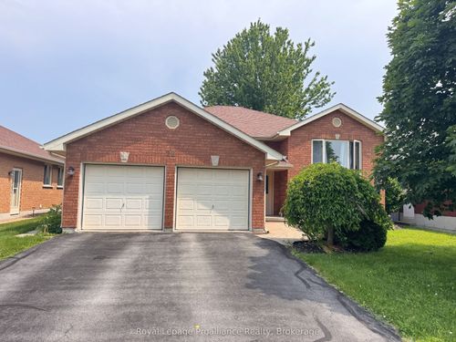 28 Oak Ridge Blvd, Belleville, ON, K8N5W1 | Card Image
