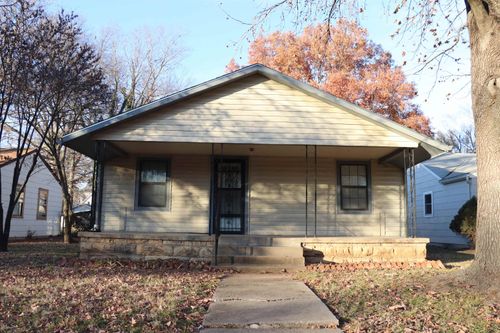 710 E 17th Ave, Winfield, KS, 67156-5028 | Card Image