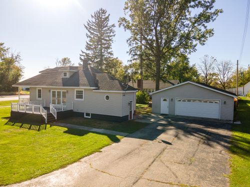 519 E Main St, La Crosse, IN, 46348-9553 | Card Image