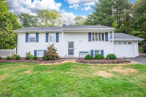 36 Mountain View Ave, Long Valley, NJ, 07853-3122 | Card Image