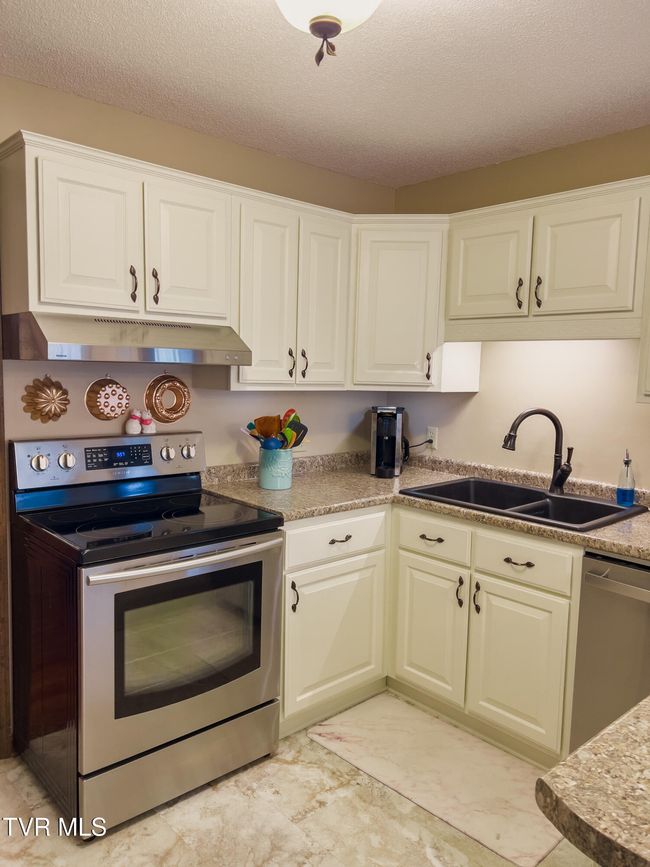 519 Foxgate Dr, House other with 3 bedrooms, 3 bathrooms and null parking in Erwin TN | Image 11