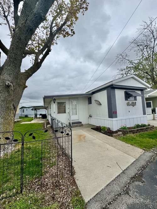 38-999 N Buck Rd, Marblehead, OH, 43440-9552 | Card Image