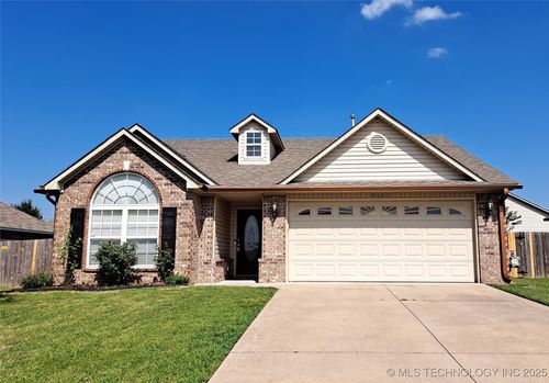 9021 S 257th East Pl, Broken Arrow, OK, 74014-7860 | Card Image