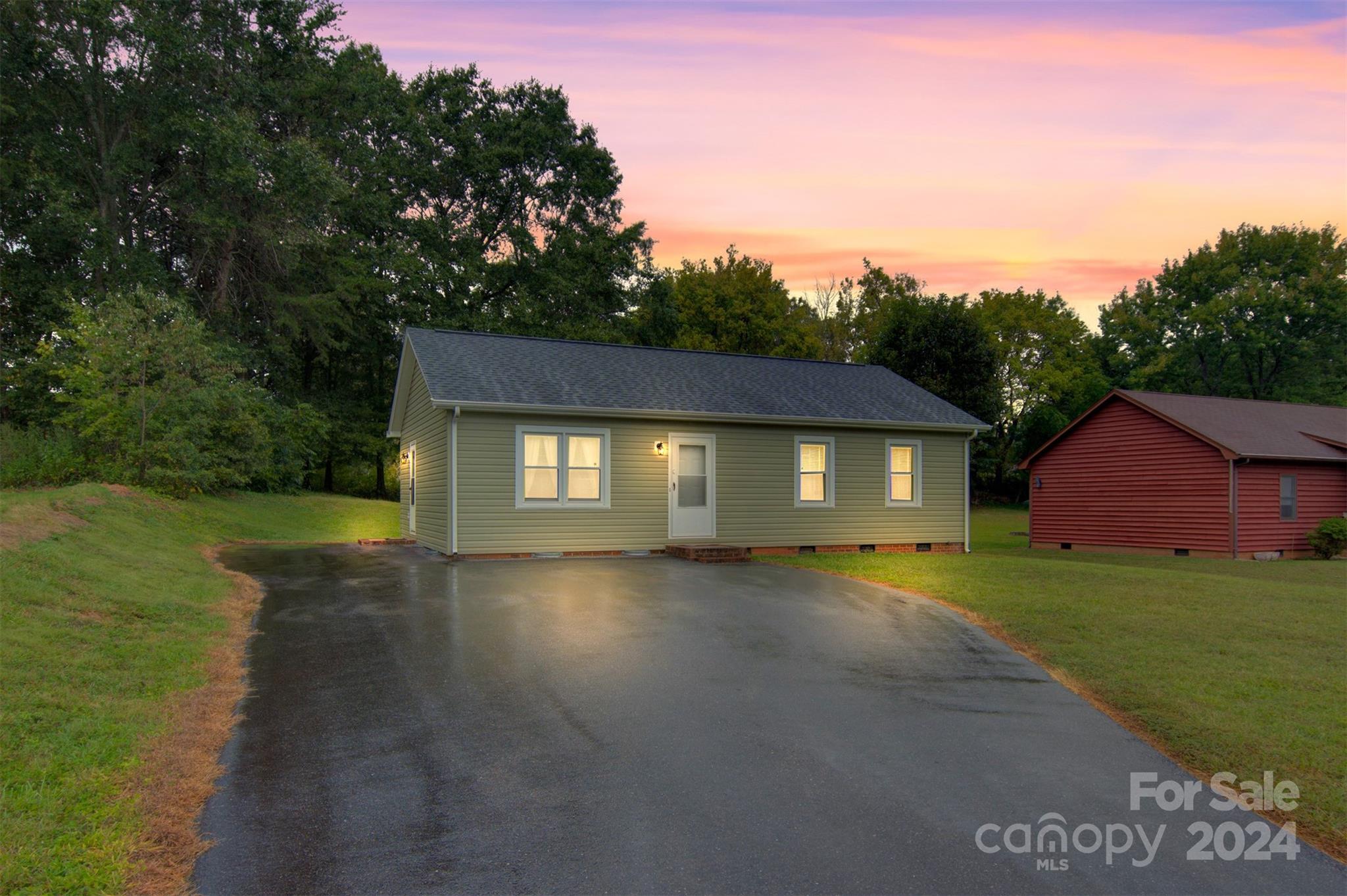 34th Street Pl, Hickory, NC 28601