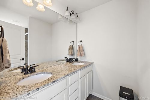 314 Glenhurst Blvd, Rochester Hills, MI, 48307-4347 | Card Image