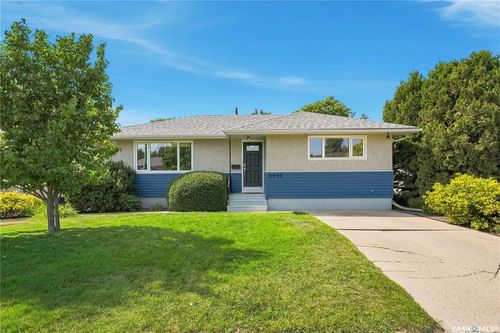 2006 Louise Ave, Saskatoon, SK, S7J2C2 | Card Image