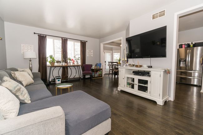 0 - 1176 Delta Dr, Townhouse with 2 bedrooms, 3 bathrooms and 2 parking in Elgin IL | Image 6