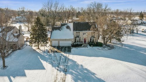 433 Running Deer Ln, Gilberts, IL, 60136-9754 | Card Image