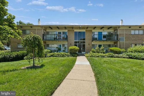 204-4901 Americana Dr, ANNANDALE, VA, 22003-5010 | Card Image