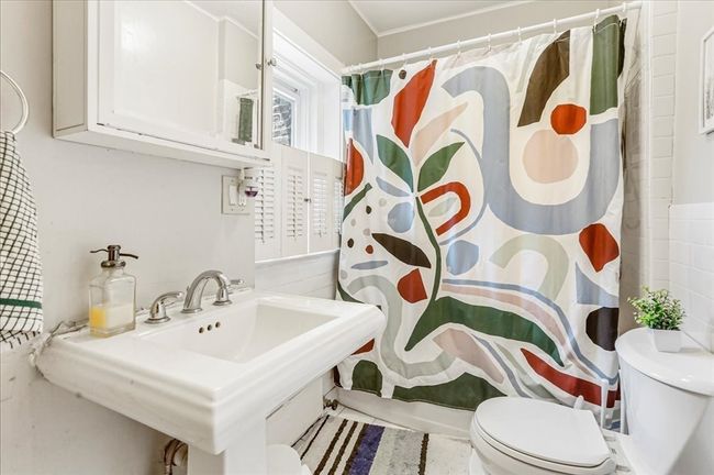 APT-37 - 1619 Massachusetts Ave, Condo with 3 bedrooms, 1 bathrooms and null parking in Cambridge MA | Image 11