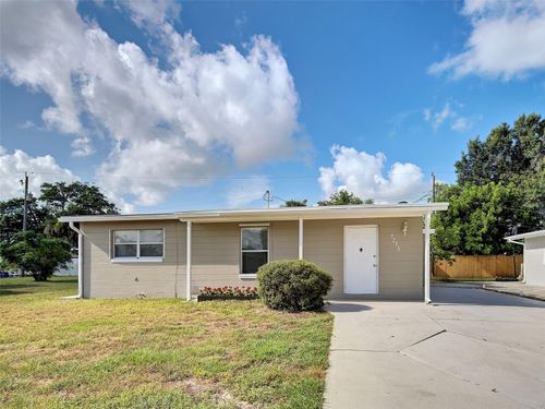 8215 Agress Ave, NORTH PORT, FL, 34287-1937 | Card Image