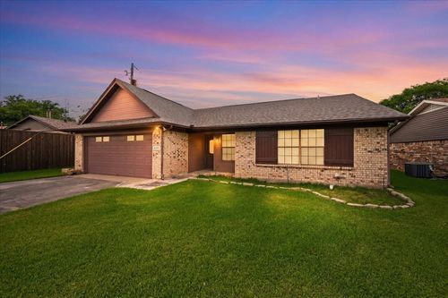 8245 Ulster Dr, North Richland Hills, TX, 76180-5525 | Card Image