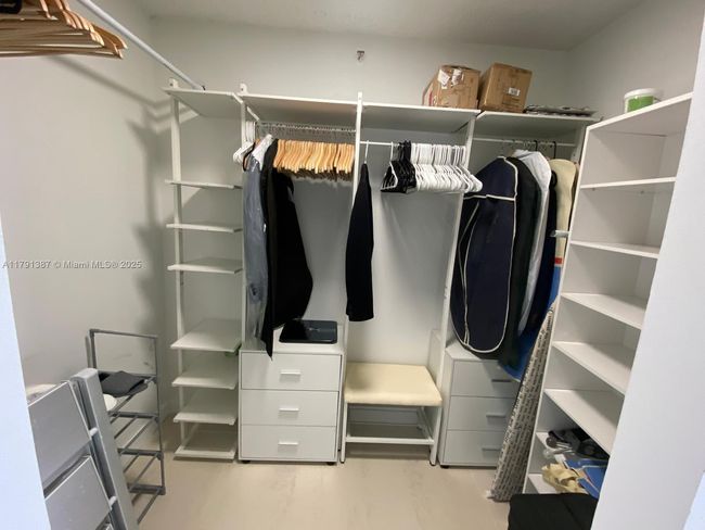 APT-906 - 1700 Nw North River Dr, Condo with 2 bedrooms, 2 bathrooms and null parking in Miami FL | Image 21