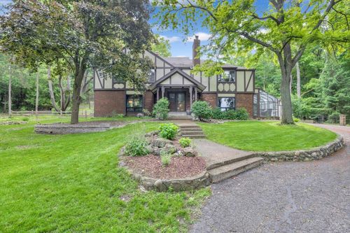 1450 Weber Ct, Hartland, WI, 53029-8802 | Card Image