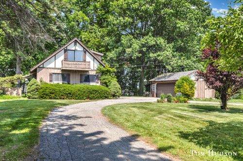 6647 N Noffke Dr, Caledonia, MI, 49316-8809 | Card Image