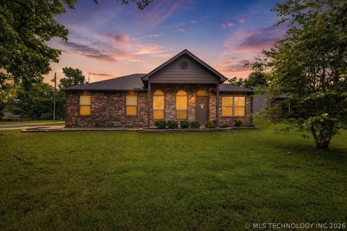 323 Fairland Ave, Coweta, OK, 74429-2469 | Card Image