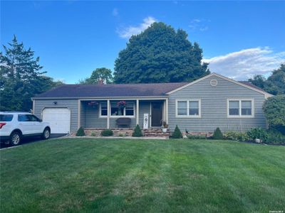 943 John Avenue, House other with 3 bedrooms, 2 bathrooms and null parking in Bayport NY | Image 1