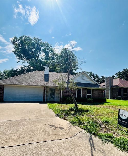 1220 Oak Tree St, Denton, TX, 76209-6352 | Card Image