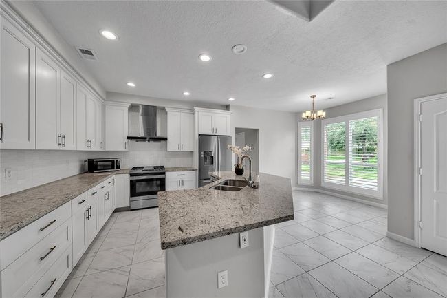 2426 Hanston Ct, House other with 4 bedrooms, 3 bathrooms and 2 parking in Pearland TX | Image 11