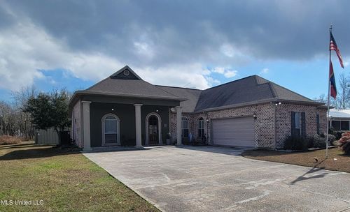 2377 Coelho Way, Diamondhead, MS, 39525 | Card Image