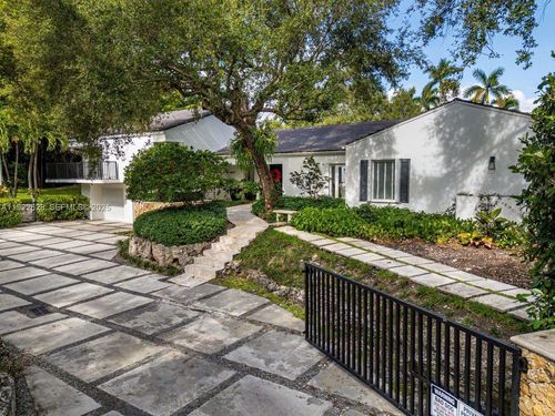7000 Robles St, Coral Gables, FL, 33143-6476 | Card Image