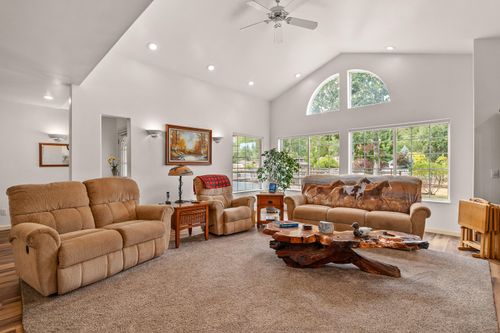 233 Barker Dr, Merlin, OR, 97532-8757 | Card Image