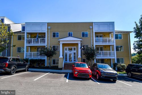 304-4127 S Four Mile Run Dr, ARLINGTON, VA, 22204-3916 | Card Image