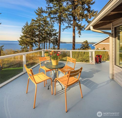 2426 Eastpoint Dr, Langley, WA, 98260-9312 | Card Image