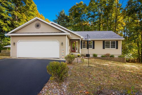 197 Black Ridge Ct, Traverse City, MI, 49696-8685 | Card Image