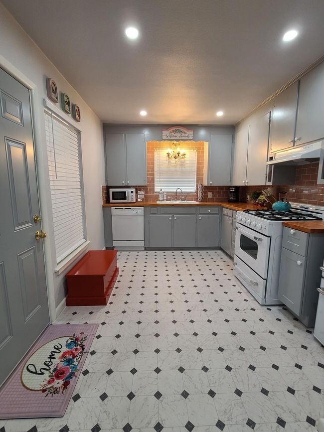 6331 Scyene Rd, House other with 2 bedrooms, 1 bathrooms and null parking in Dallas TX | Image 8