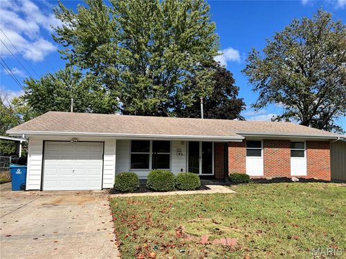 8435 Bridle Spur Dr, Hazelwood, MO, 63042-3035 | Card Image