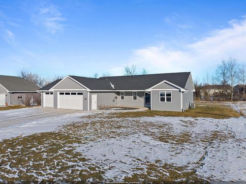 4372 Lakeland Drive, OMRO, WI, 54904 | Card Image