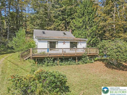 202 Price Rd, Stroudsburg, PA, 18360-7189 | Card Image