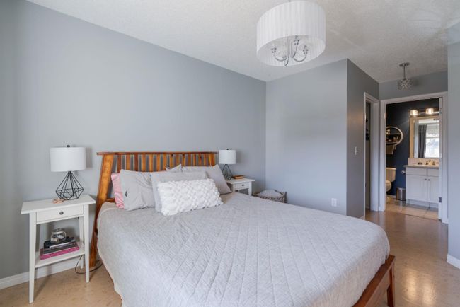402 - 10 Sierra Morena Mews Sw, Home with 2 bedrooms, 2 bathrooms and 1 parking in Calgary AB | Image 18