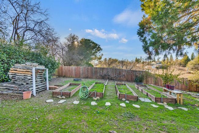 154 Crusader Road, House other with 3 bedrooms, 2 bathrooms and 2 parking in Diamond Springs CA | Image 38