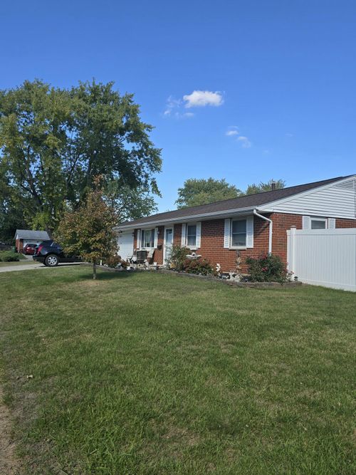 1614 Cedarbrook Pl, Sidney, OH, 45365-1006 | Card Image