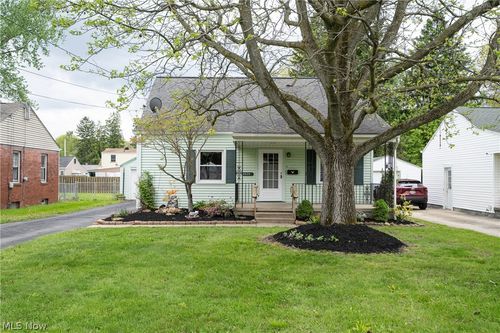 4020 Stratmore Ave, Youngstown, OH, 44511-3548 | Card Image