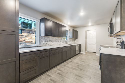 2386 Chart Dr, Dallas, TX, 75228-5306 | Card Image