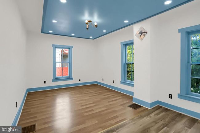 511 E Main St, House other with 5 bedrooms, 2 bathrooms and null parking in MIDDLEBURG PA | Image 38