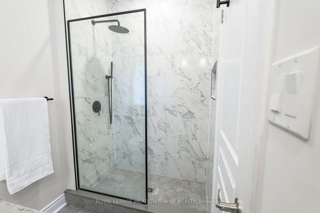 121 Upper Canada Crt, House other with 4 bedrooms, 4 bathrooms and 4 parking in Georgetown ON | Image 39