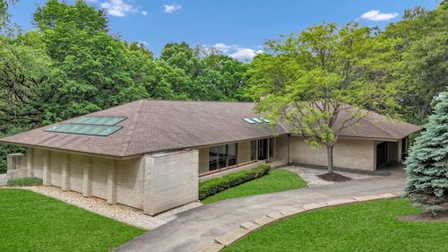 4 Far Hills Rd, Barrington, IL, 60010-7621 | Card Image