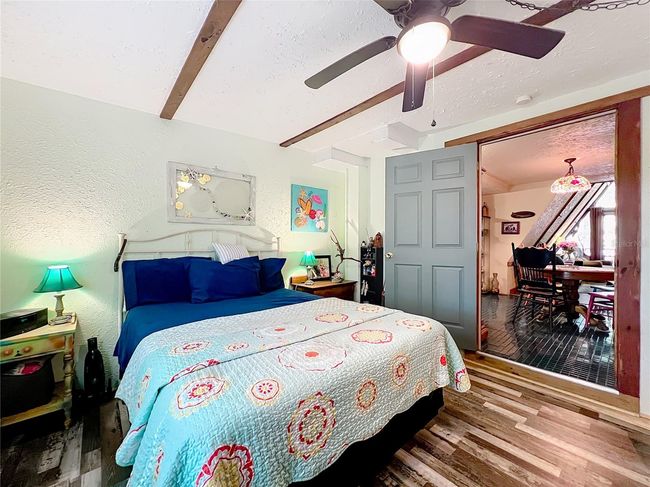 Primary flooring is vinyl | Image 25