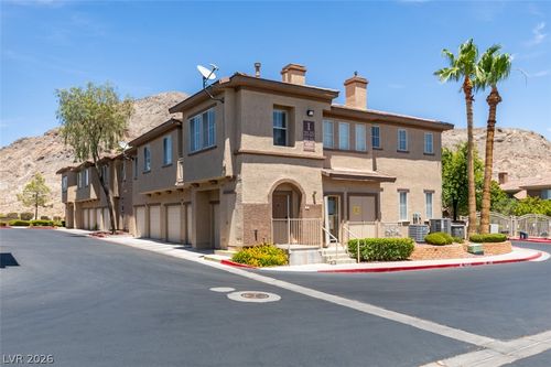203-10200 Deerfield Beach Ave, Las Vegas, NV, 89129-1065 | Card Image