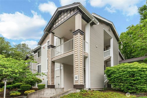 e305-25235 Se Klahanie Blvd, Sammamish, WA, 98029-5804 | Card Image