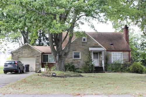 11 W Maxwell Dr, Shelby, OH, 44875 | Card Image